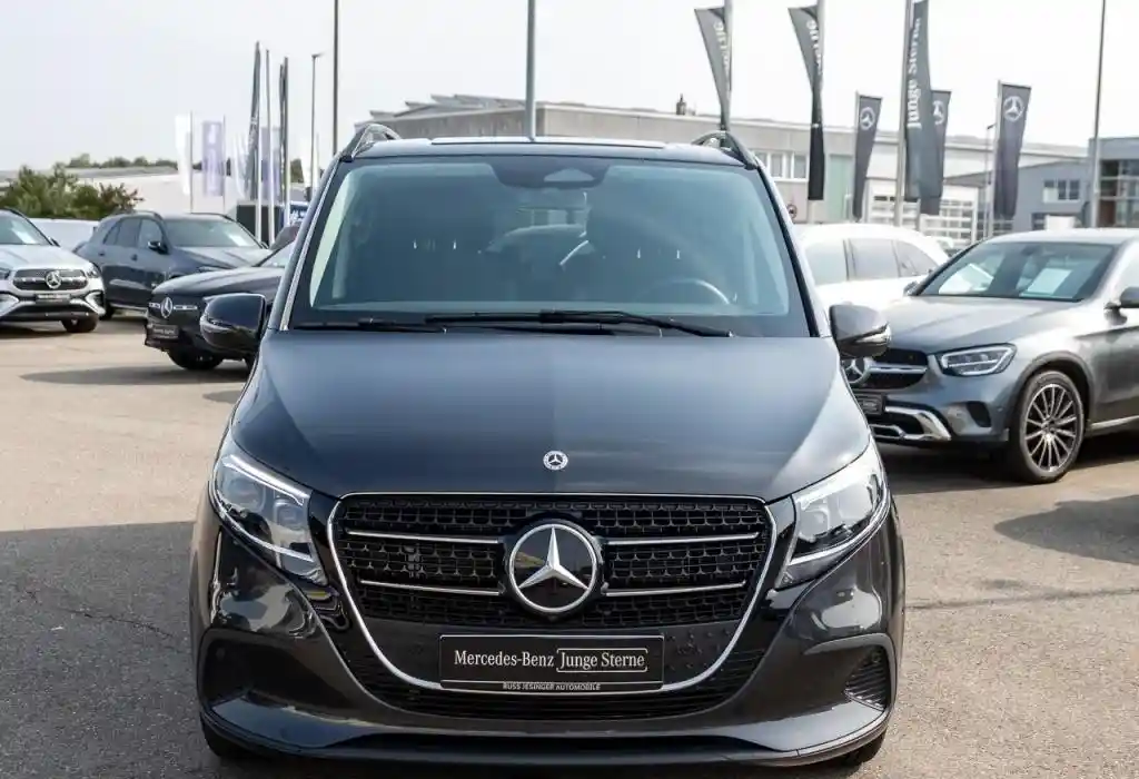 Mercedes-Benz V 220