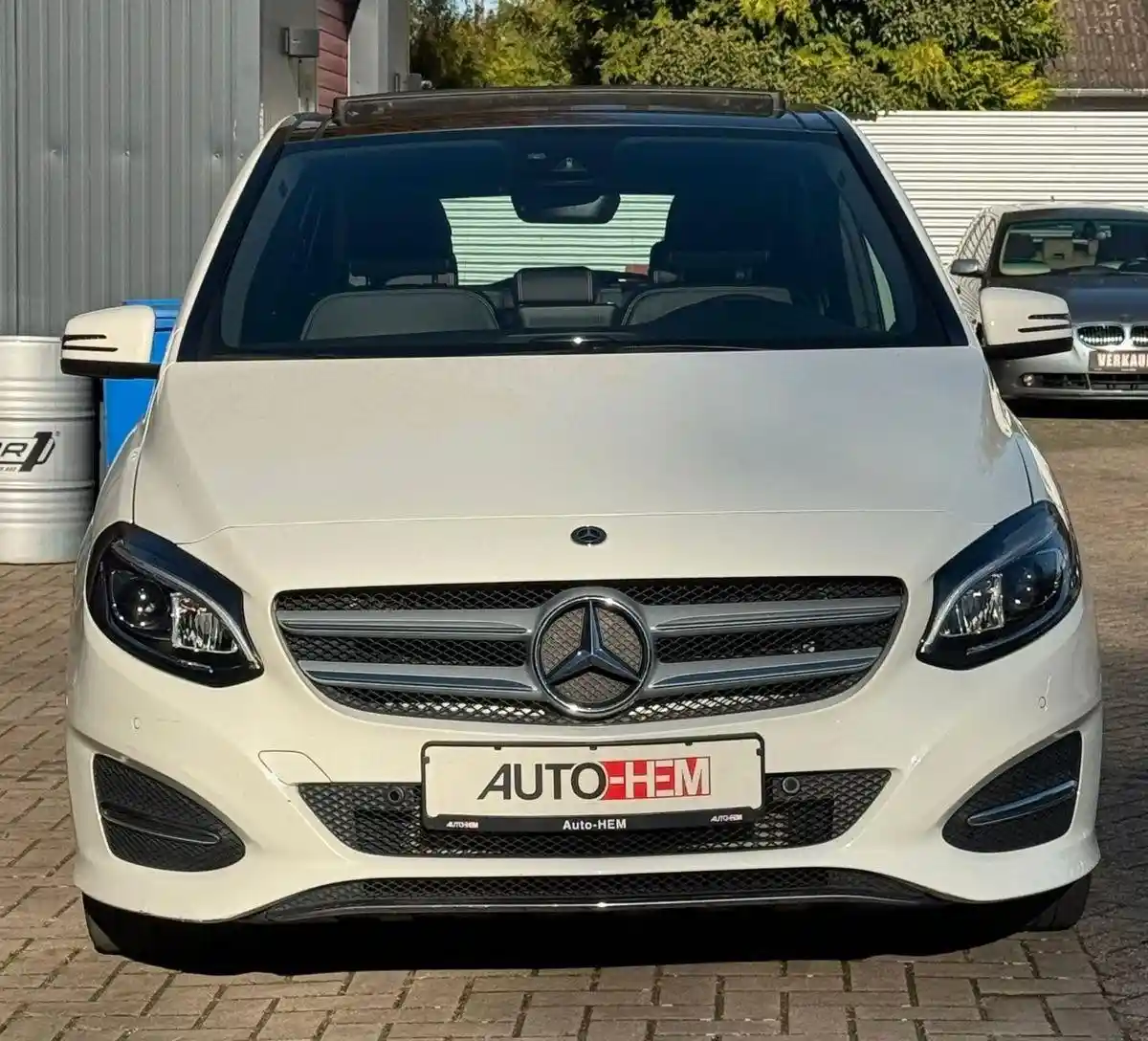 Mercedes-Benz B 180
