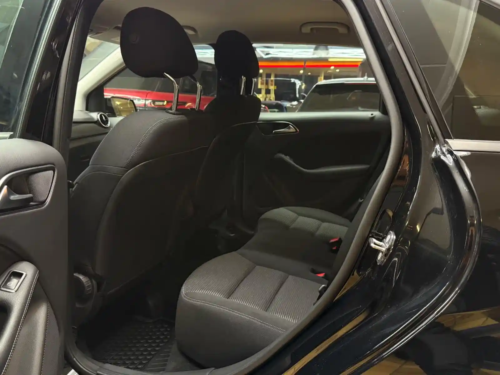Mercedes-Benz B 200