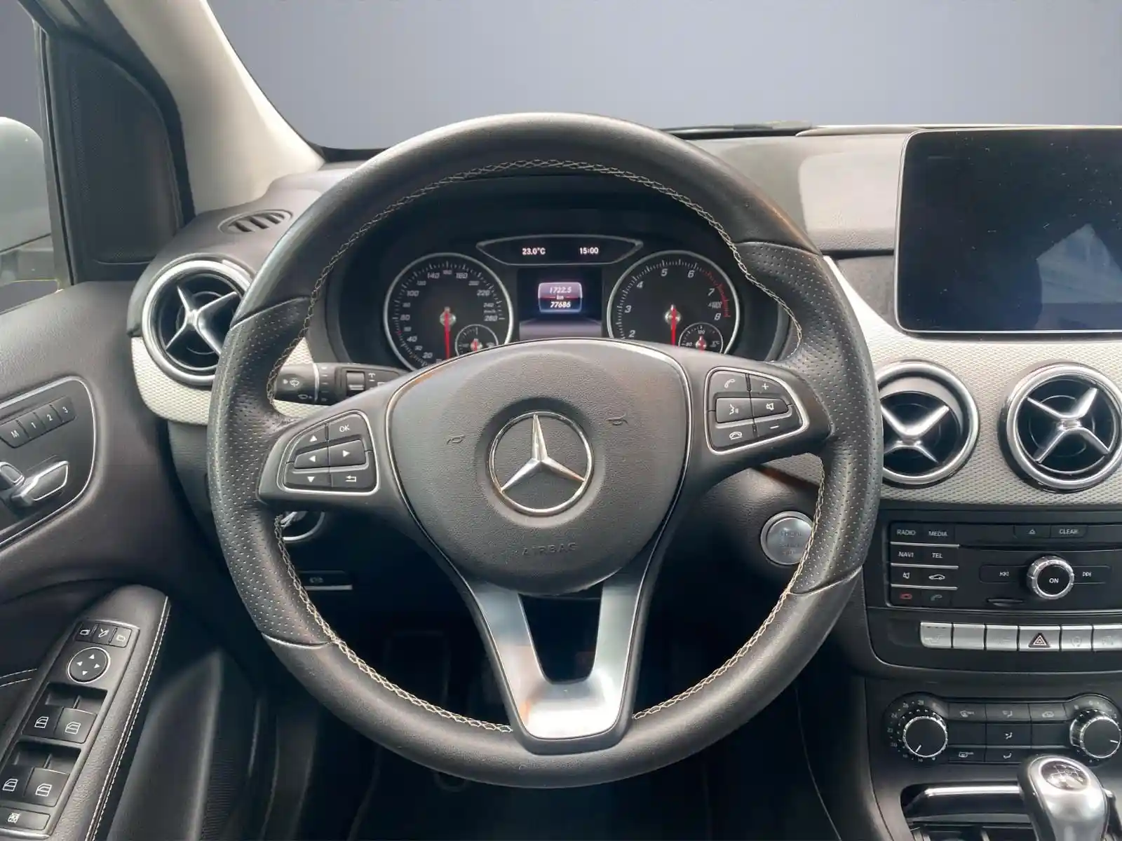 Mercedes-Benz B 200