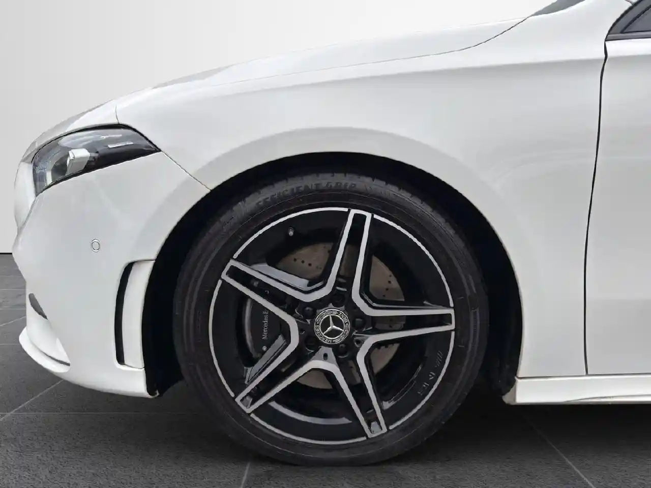 Mercedes-Benz A 220