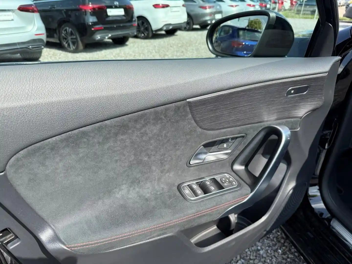 Mercedes-Benz A 220