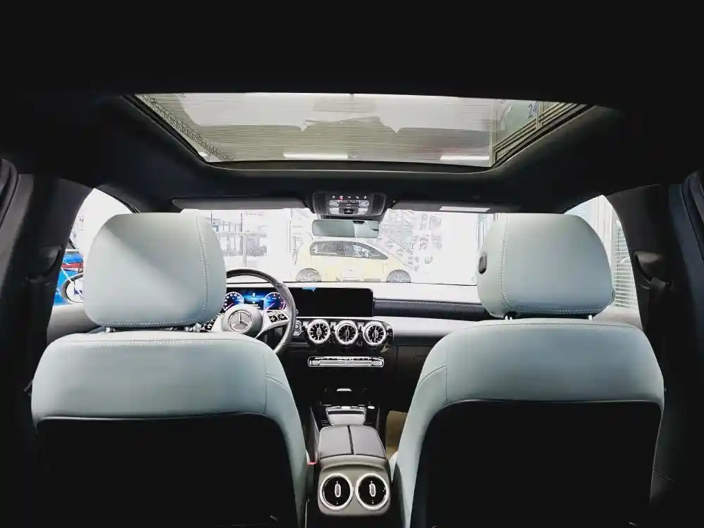 Mercedes-Benz A 220