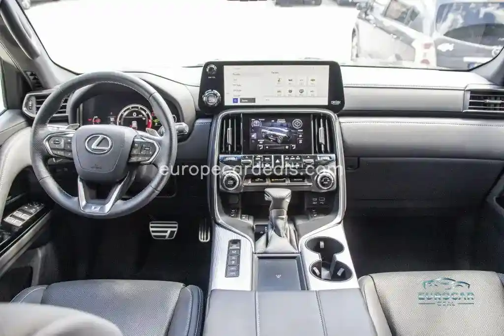 Lexus LX 600