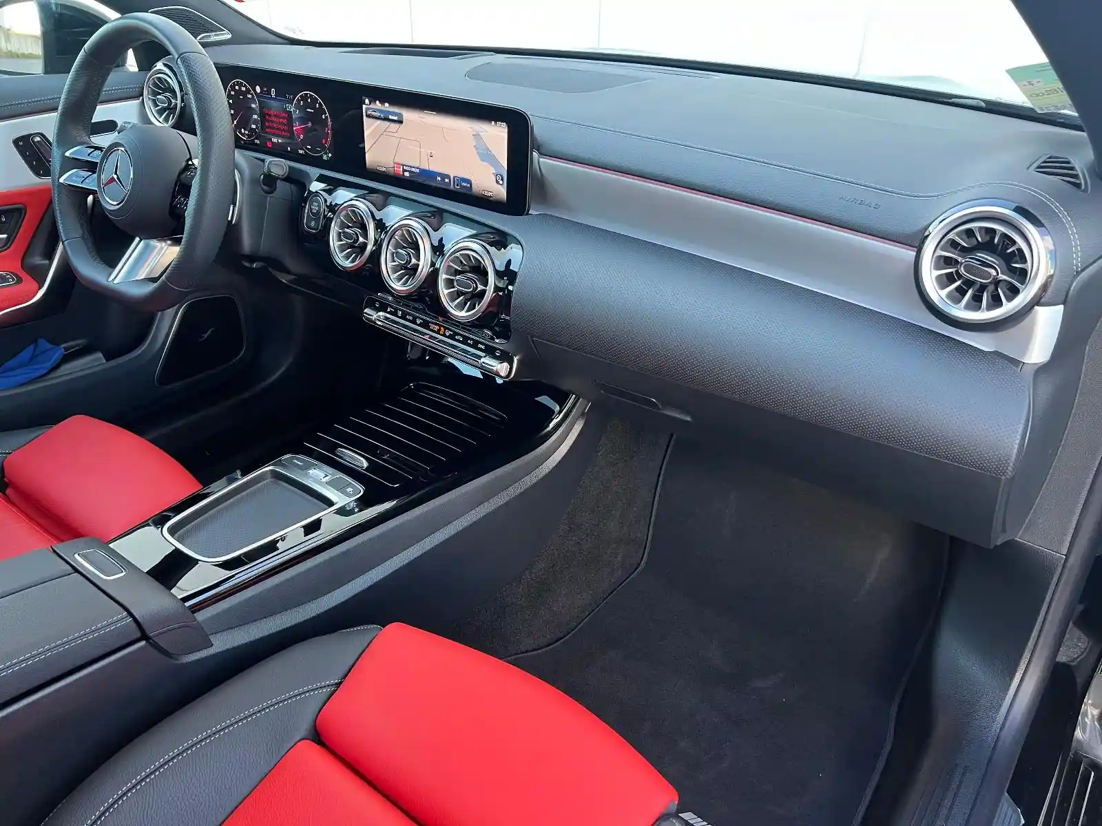 Mercedes-Benz CLA 200