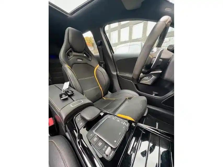 Mercedes-Benz A 45 AMG