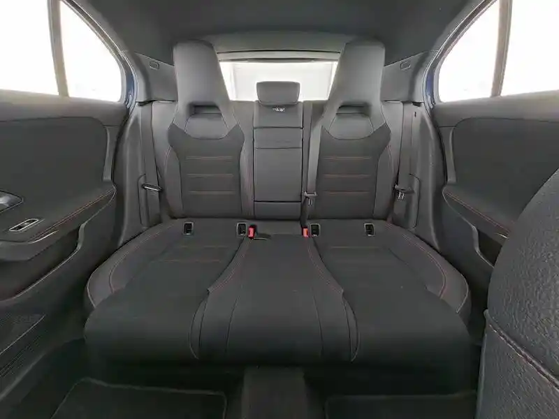 Mercedes-Benz A 220