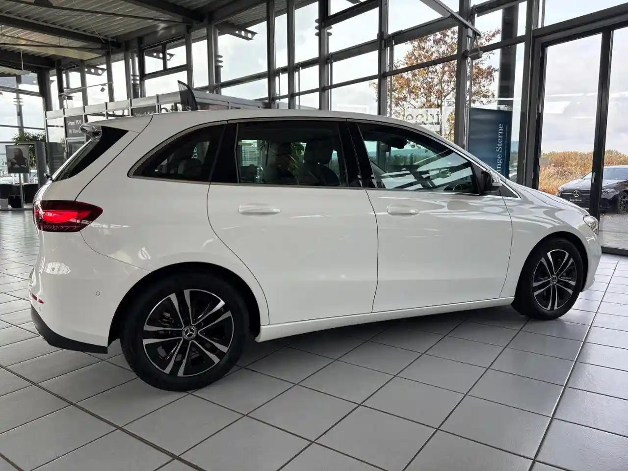 Mercedes-Benz B 200