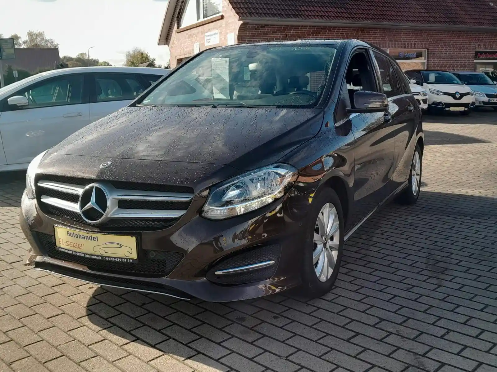 Mercedes-Benz B 180