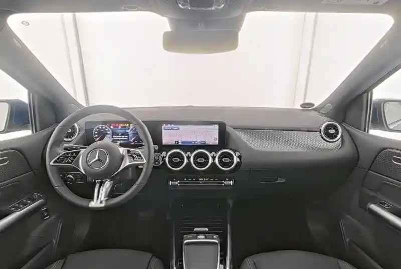 Mercedes-Benz B 220