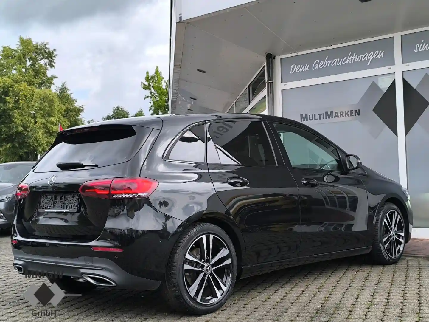 Mercedes-Benz B 220