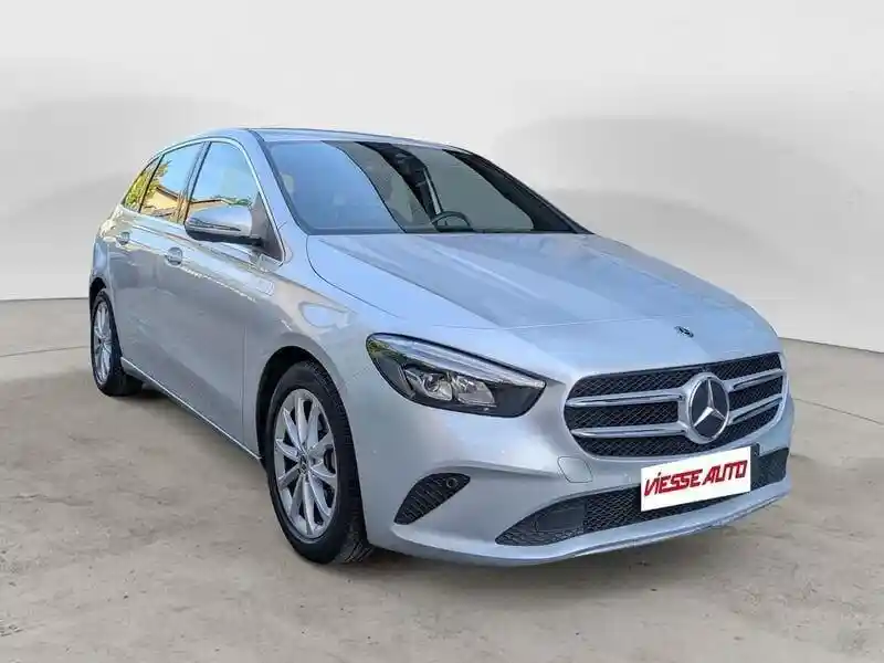 Mercedes-Benz B 220