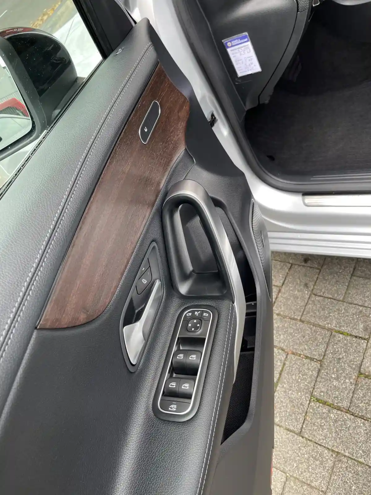 Mercedes-Benz A 220
