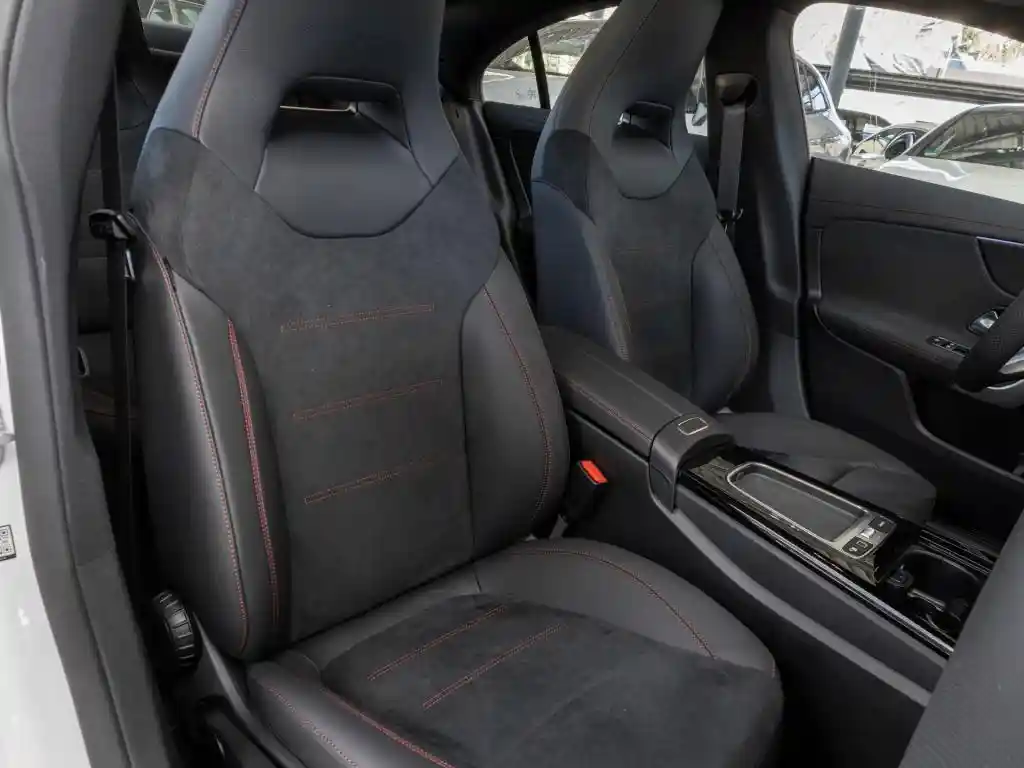 Mercedes-Benz CLA 220