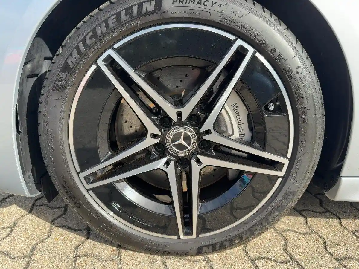 Mercedes-Benz C 220
