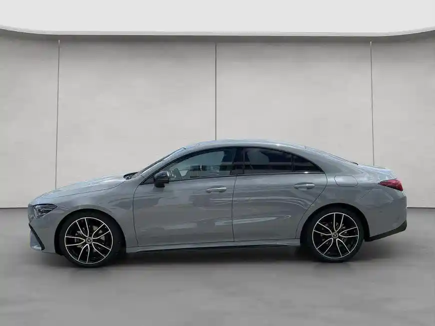 Mercedes-Benz CLA 180