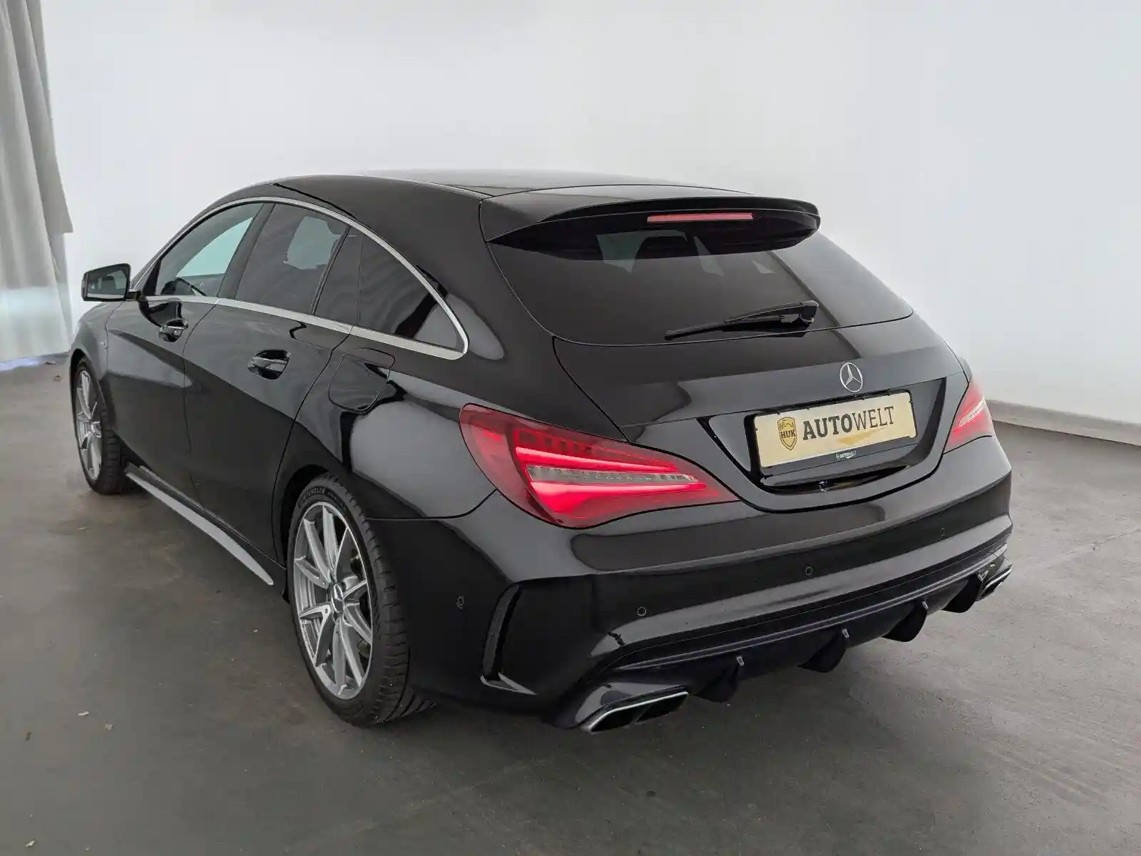 Mercedes-Benz CLA 45 AMG Shooting Brake