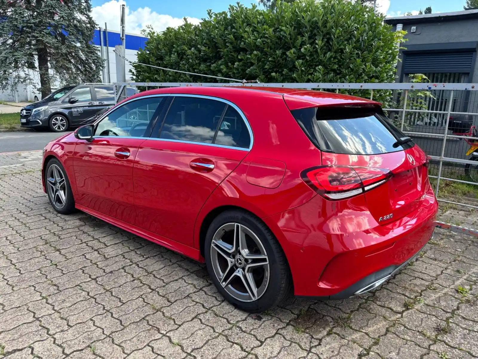 Mercedes-Benz A 220