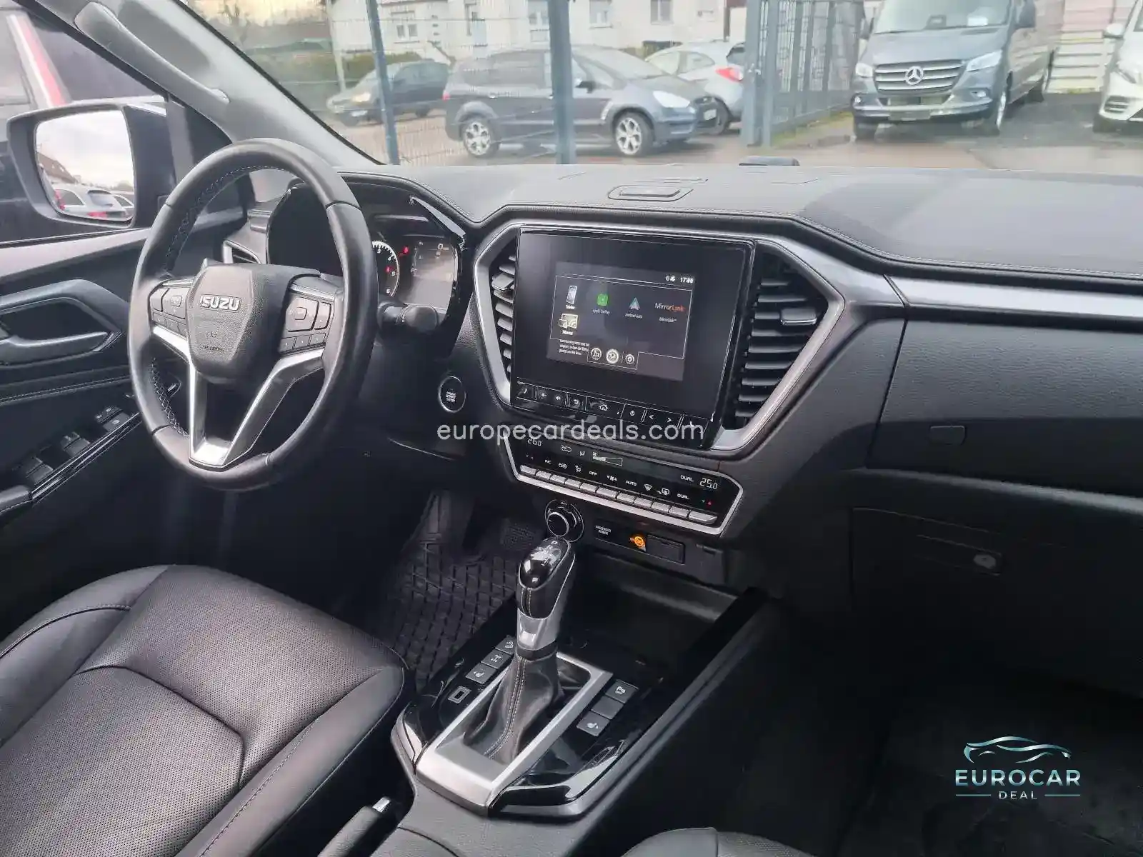 DoKa 4WD Aut Leder Navi LED Kamera Keyless