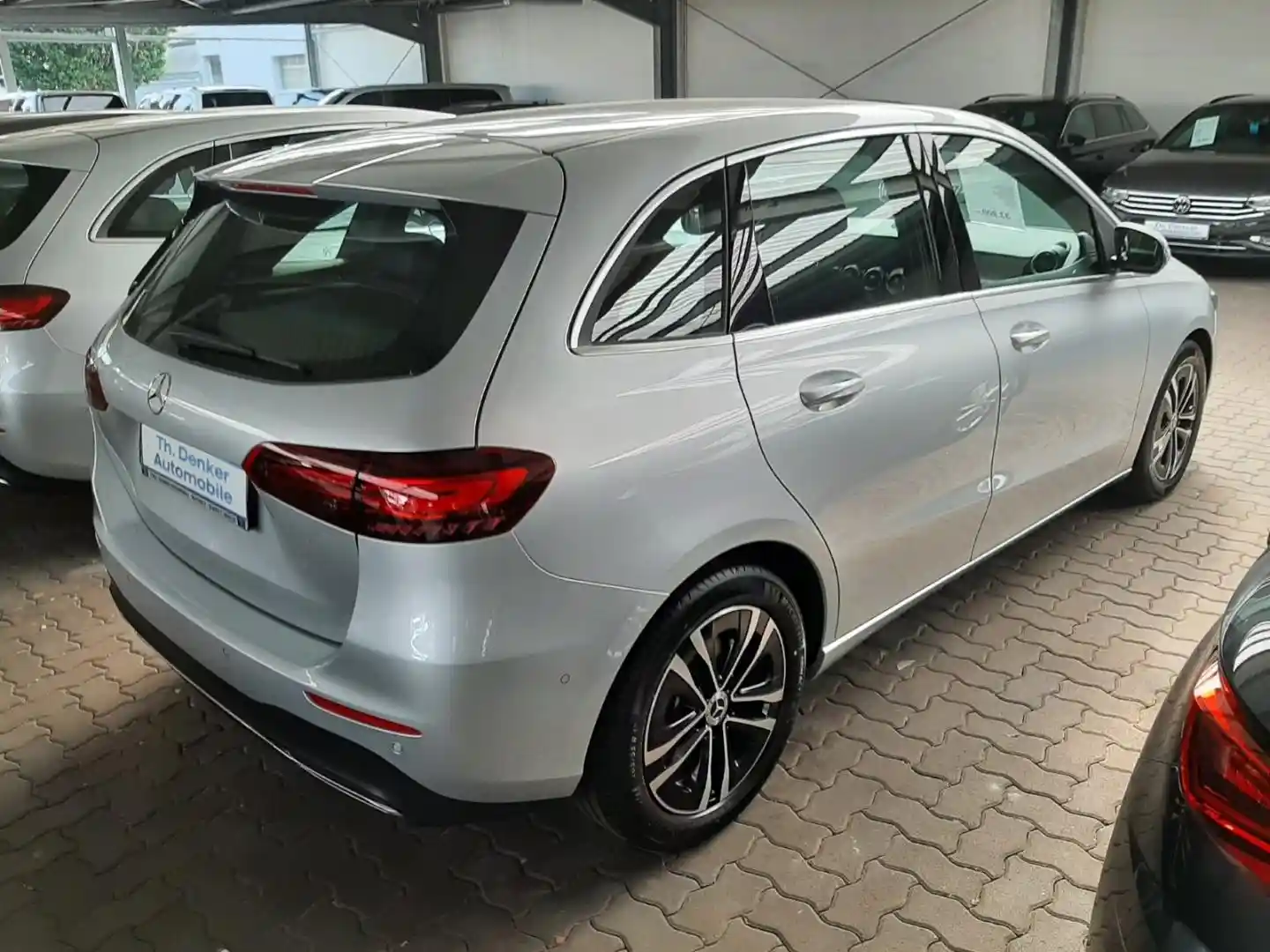 Mercedes-Benz B 200