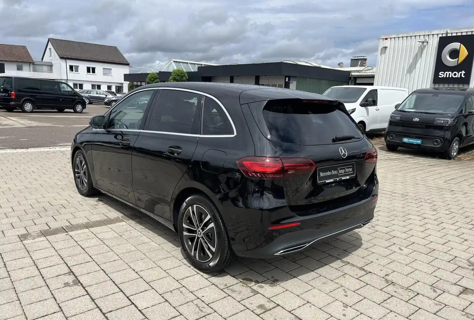 Mercedes-Benz B 200