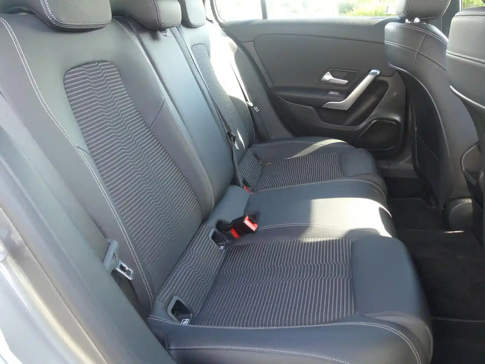 Mercedes-Benz A 220