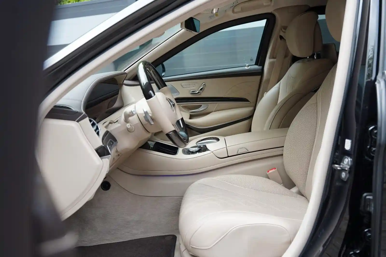 Mercedes-Benz S 600