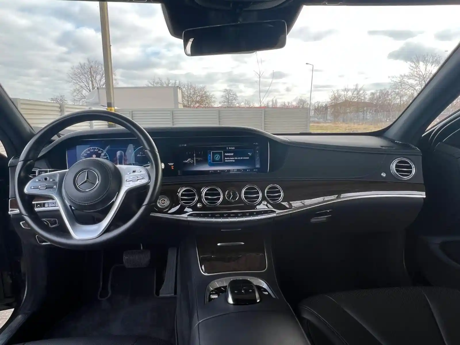 Mercedes-Benz S 560