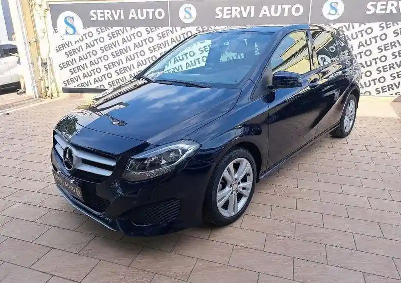 Mercedes-Benz B 180