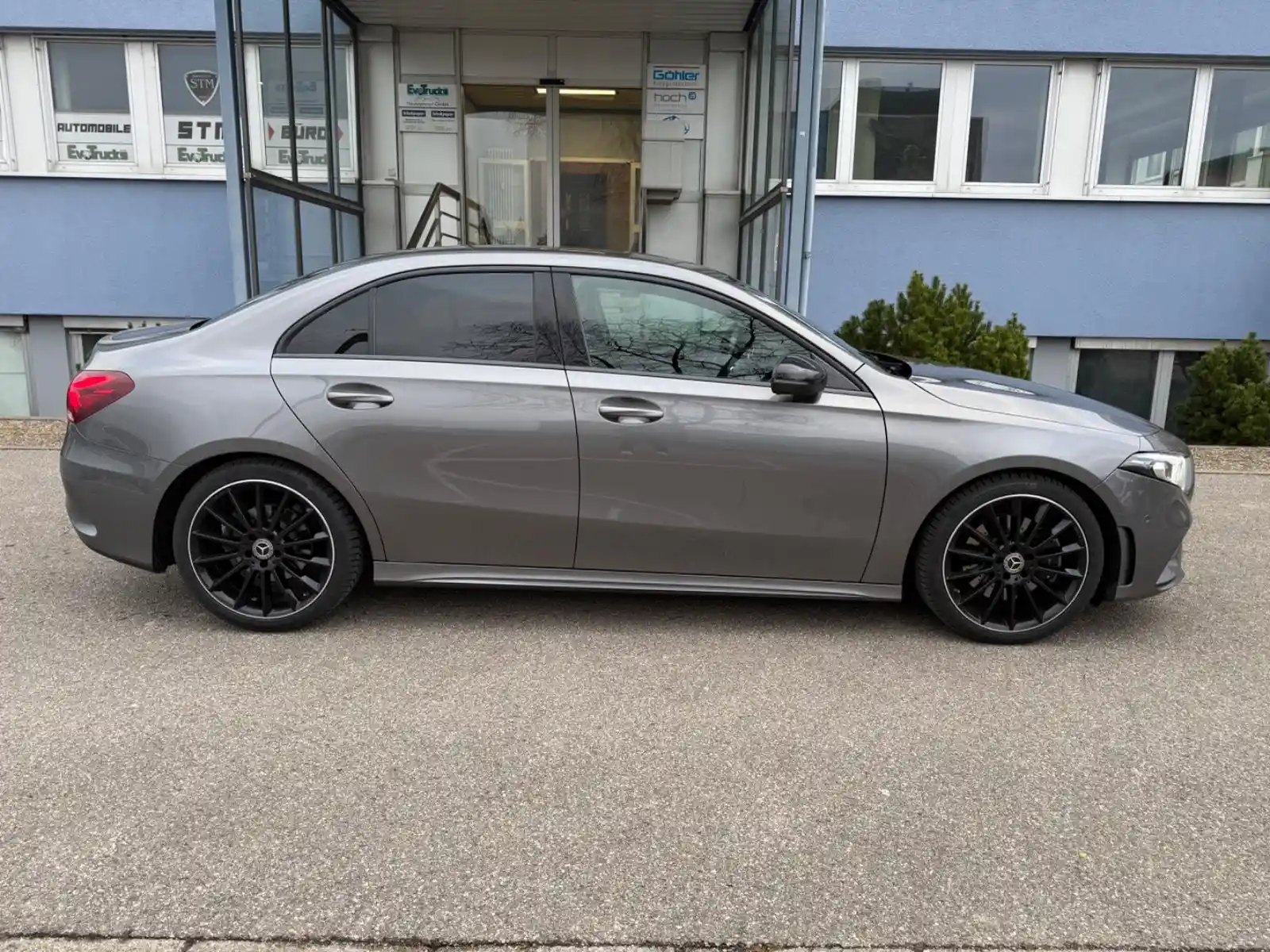 Mercedes-Benz A 220