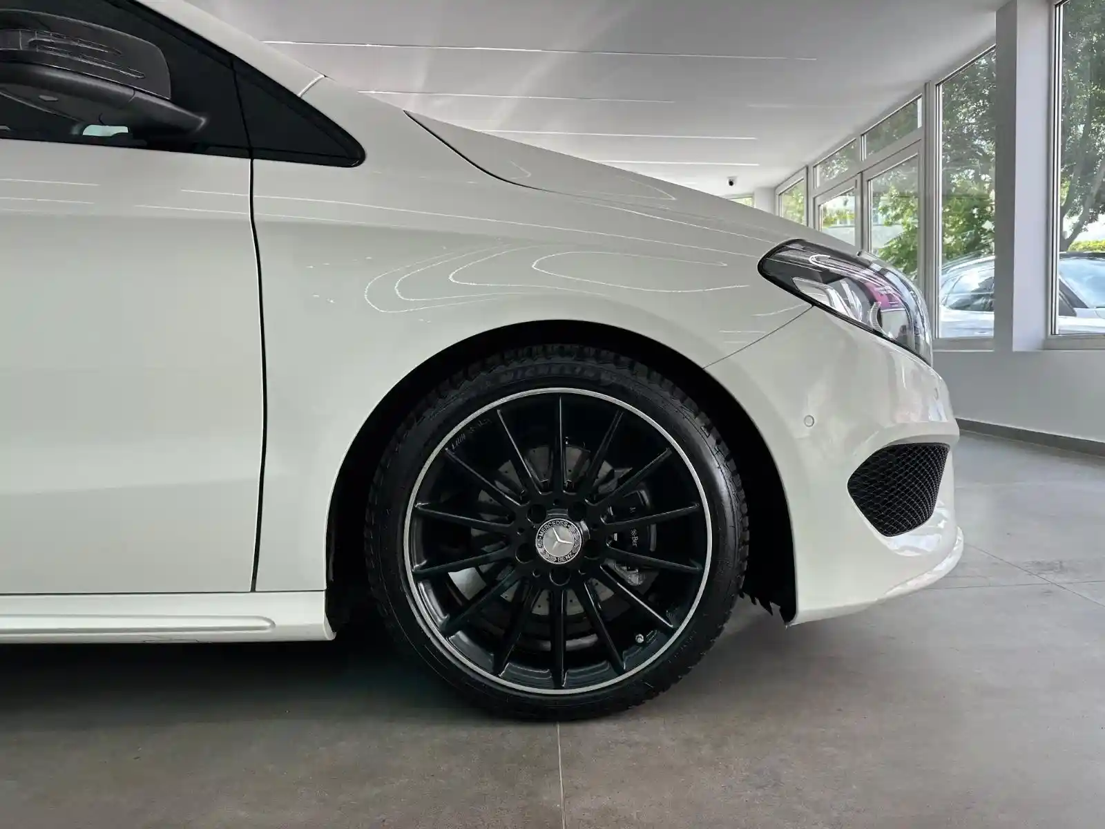 Mercedes-Benz B 200