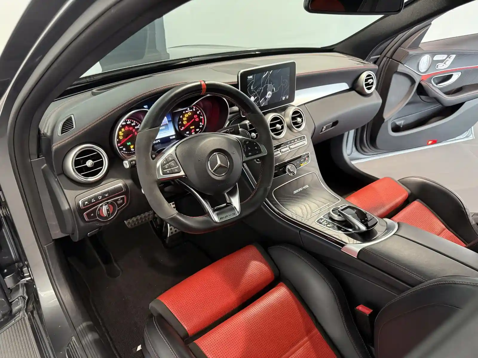 Mercedes-Benz C 63 AMG