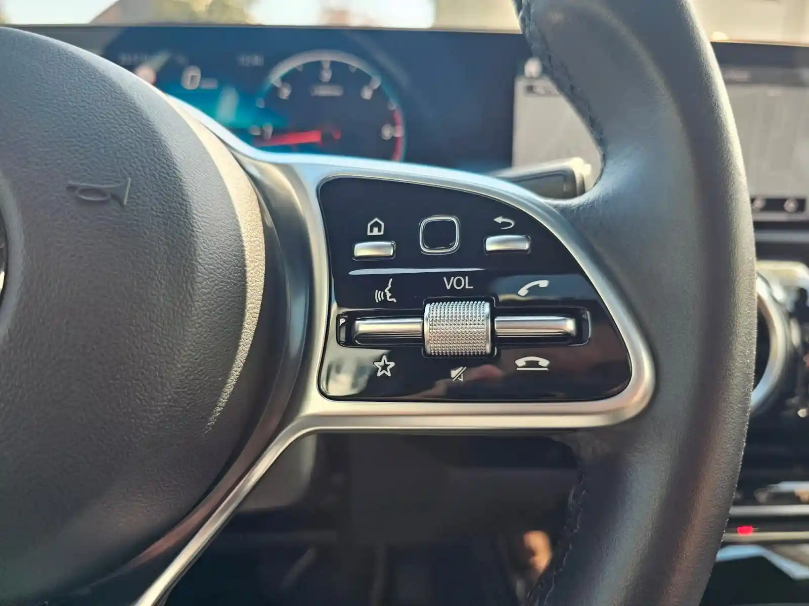 Mercedes-Benz A 220