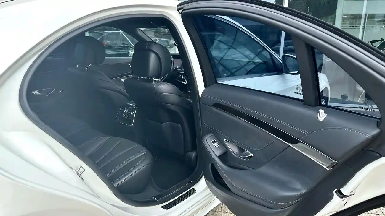 Mercedes-Benz S 400