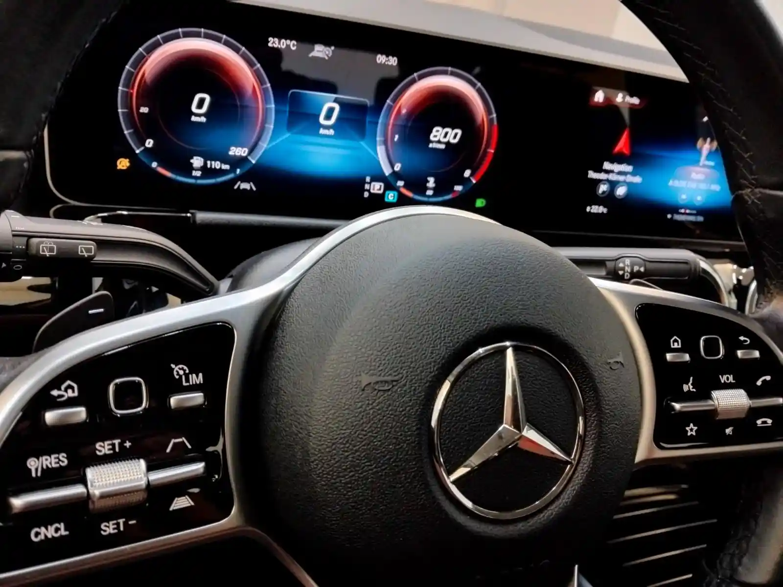 Mercedes-Benz B 180