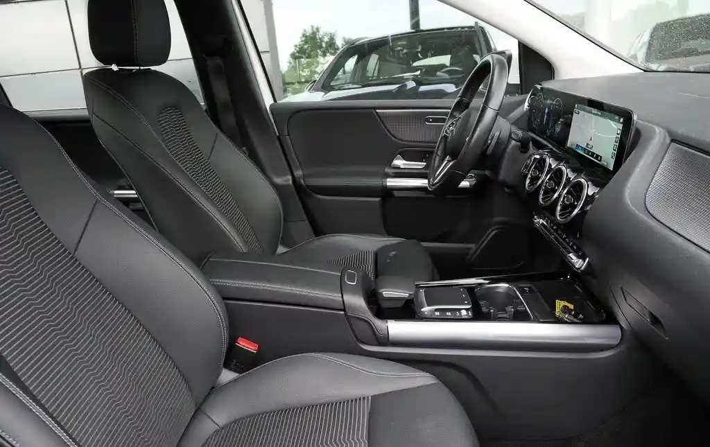 Mercedes-Benz B 200