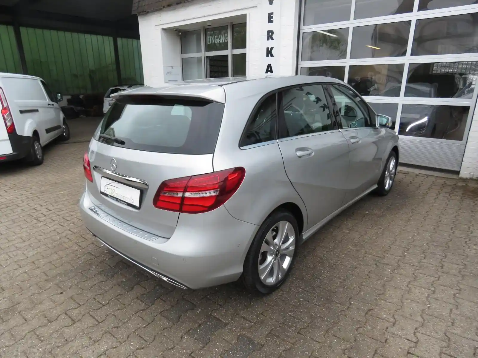 Mercedes-Benz B 200