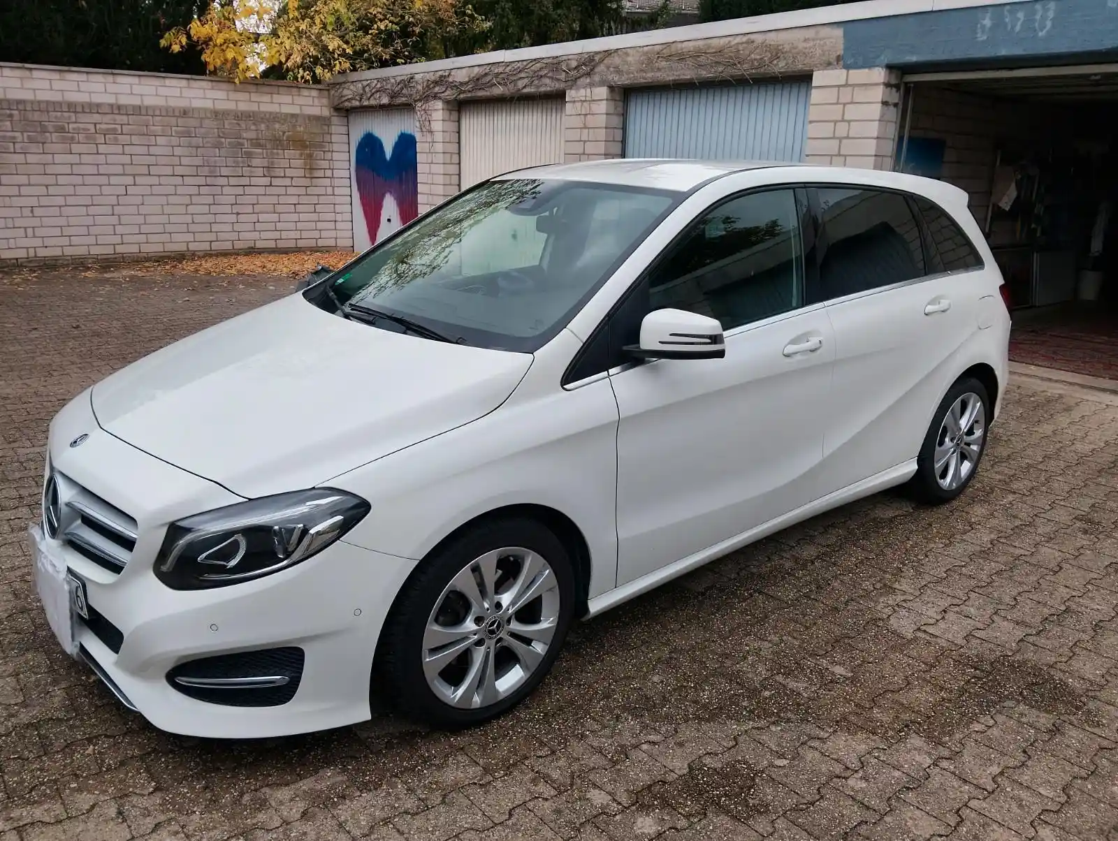 Mercedes-Benz B 200