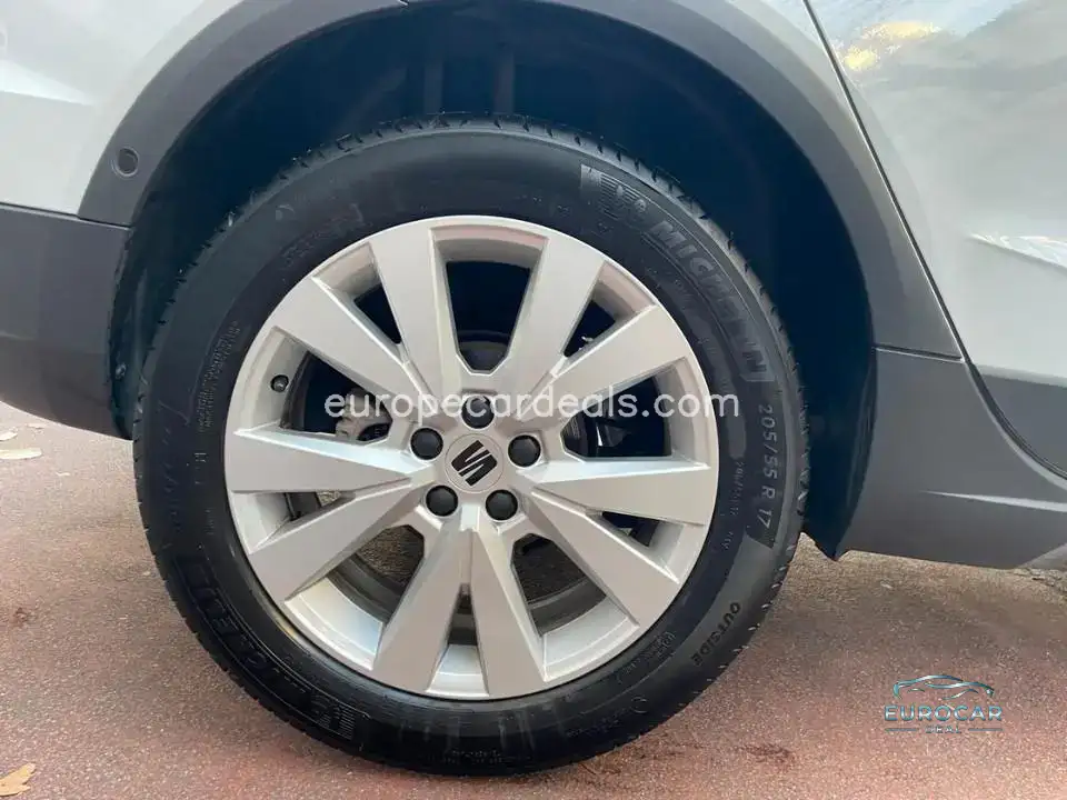 Seat Arona