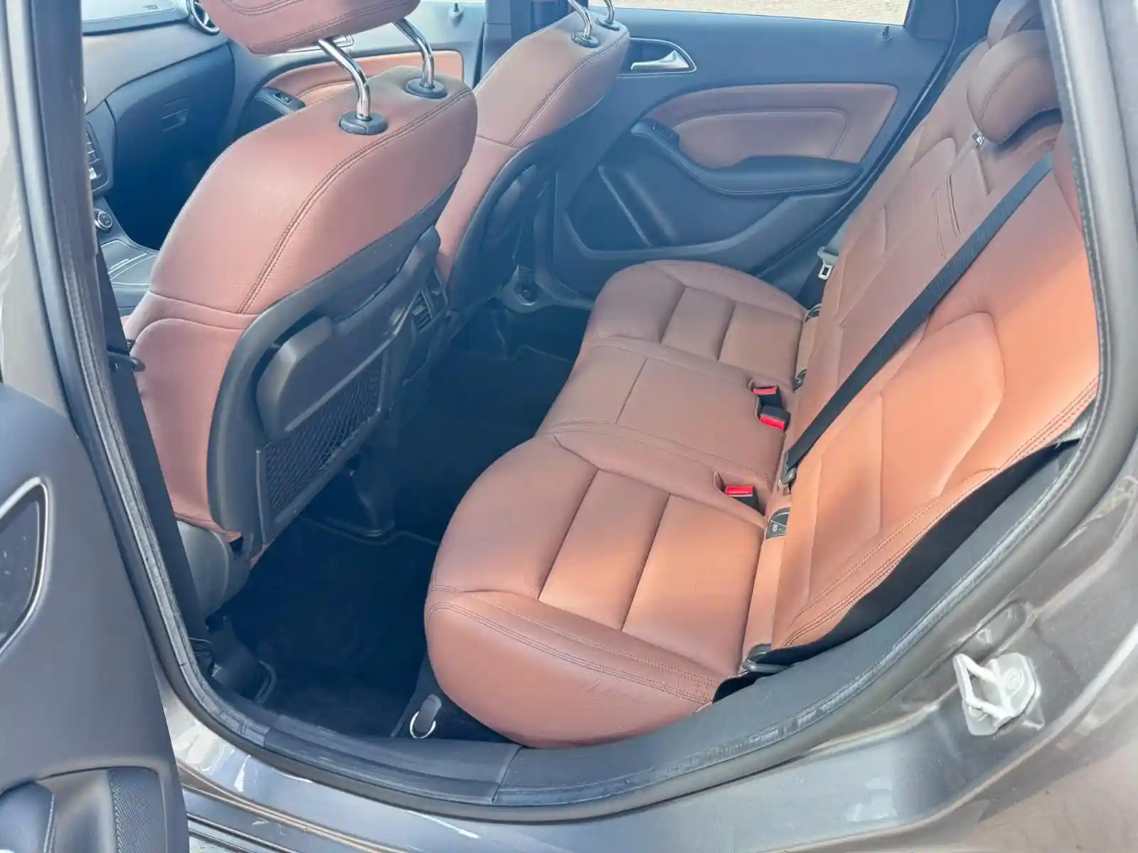 Mercedes-Benz B 220
