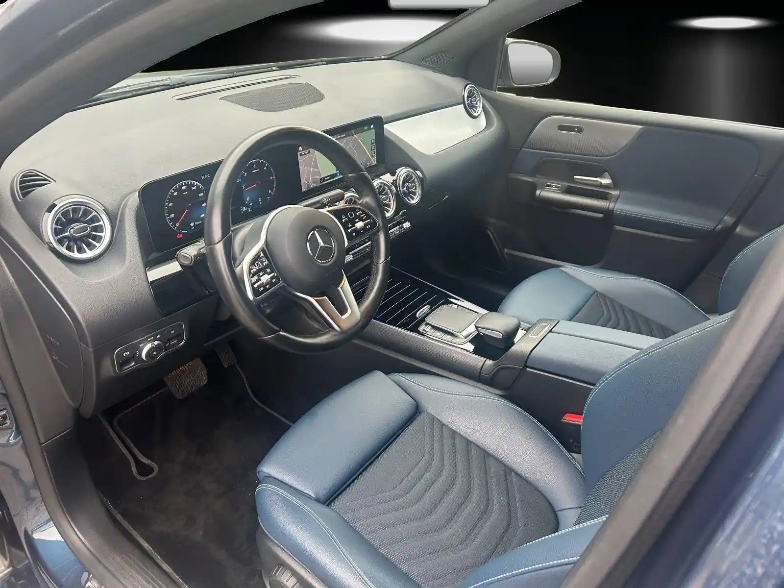 Mercedes-Benz B 220