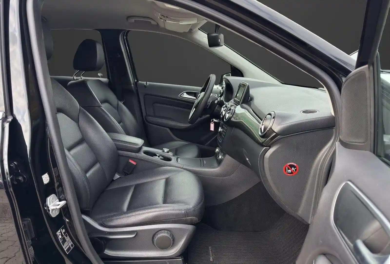 Mercedes-Benz B 180