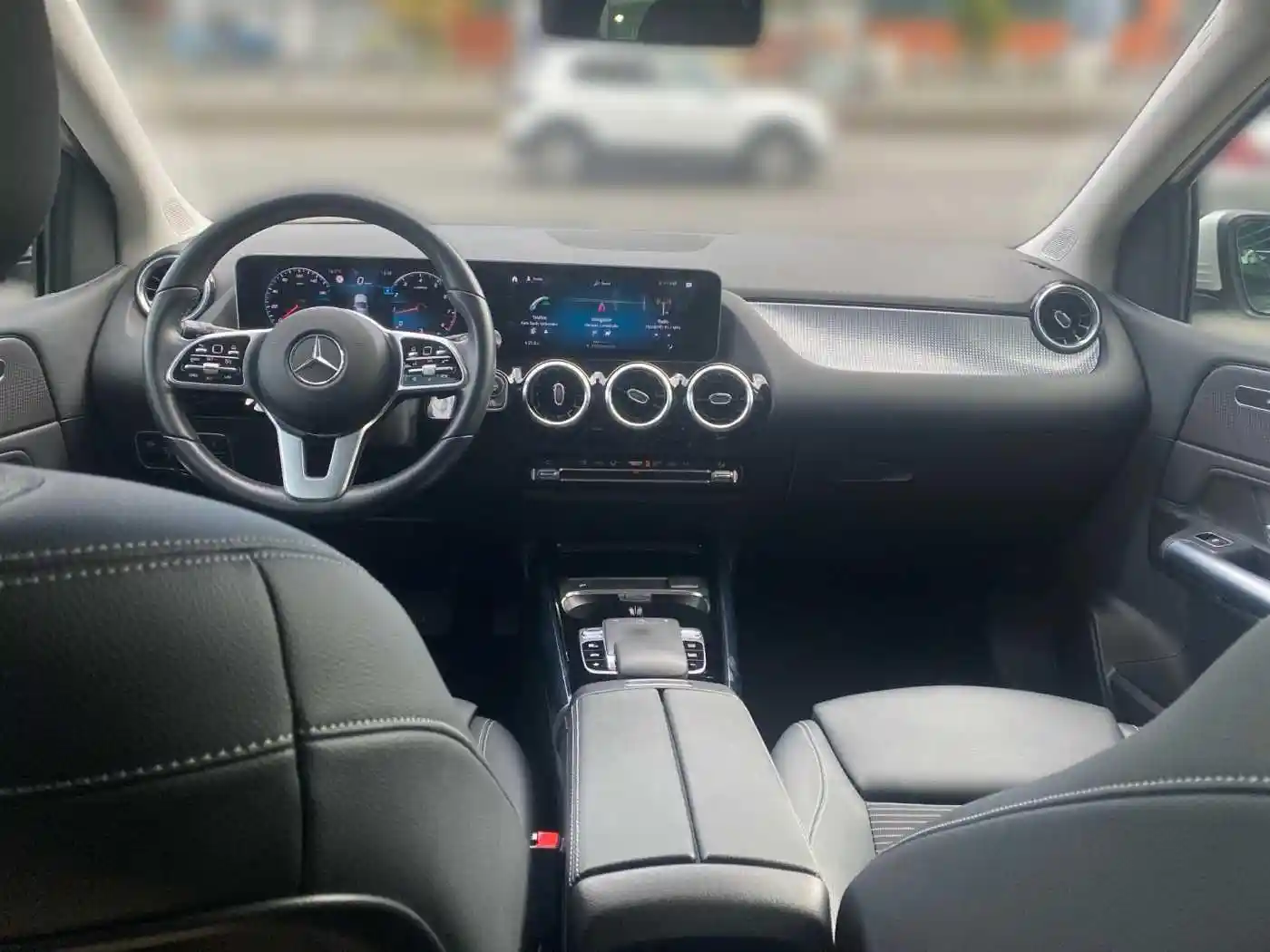 Mercedes-Benz B 200