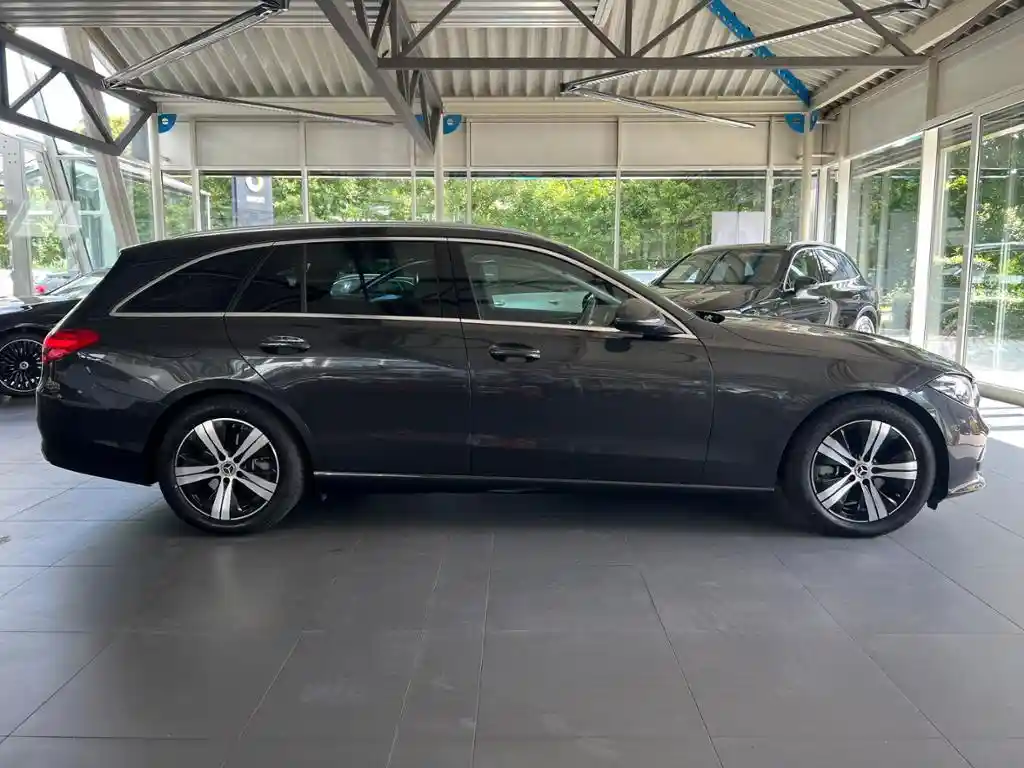 Mercedes-Benz C 220