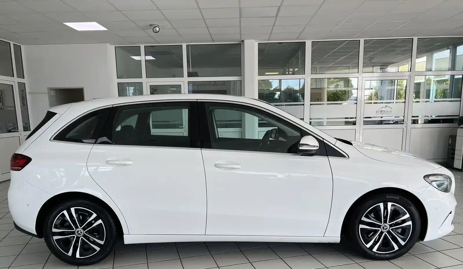 Mercedes-Benz B 200