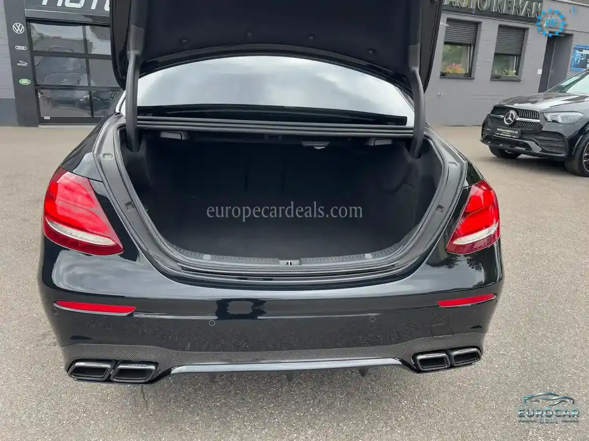 Mercedes-Benz E 63 AMG