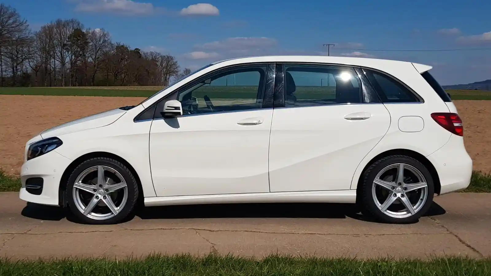 Mercedes-Benz B 180