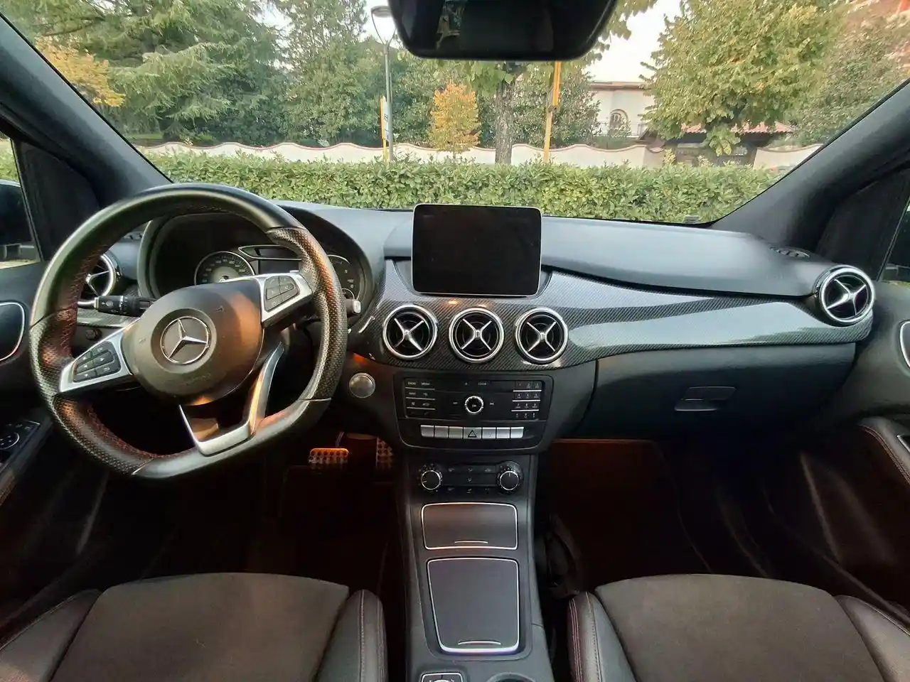 Mercedes-Benz B 200