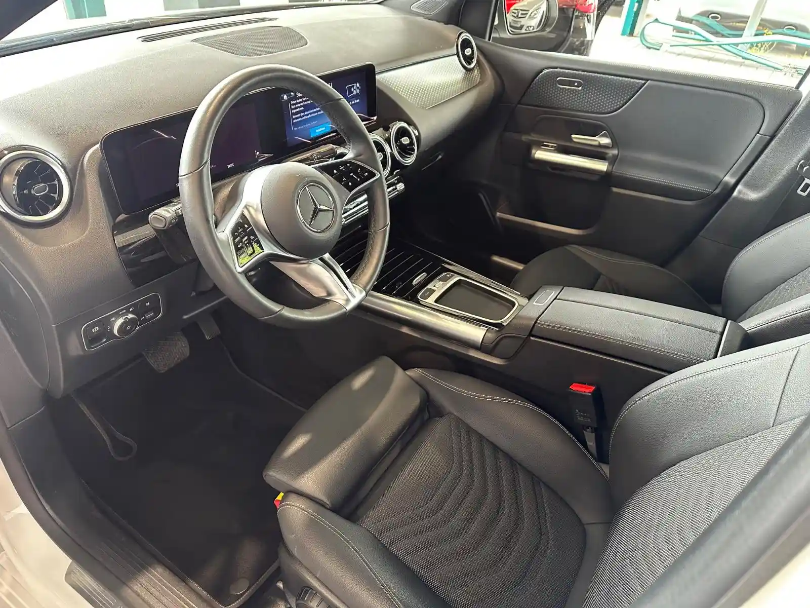 Mercedes-Benz B 200