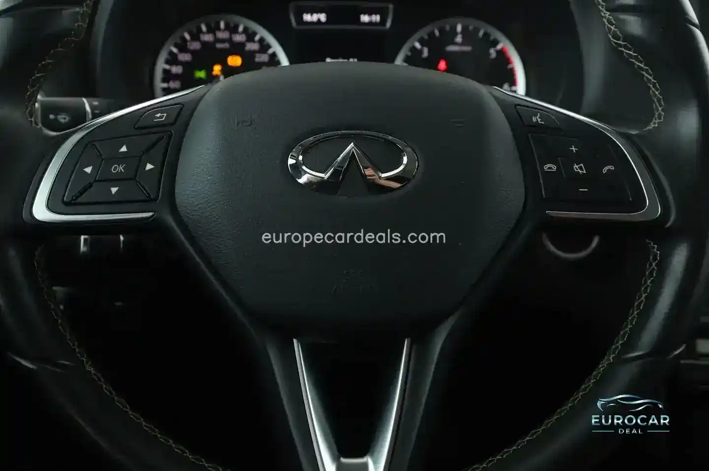 Infiniti Q30